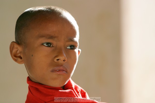 Novice Monk, Shwe-Zi-Gon Pagoda, Bagan