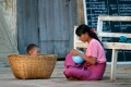 Mother and child, Anandar Temple, Bagan