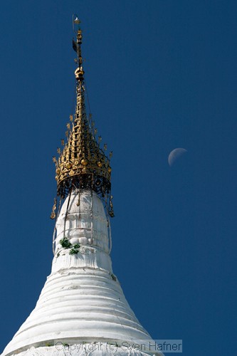Hsinbyume Paya and the moon, Mingun