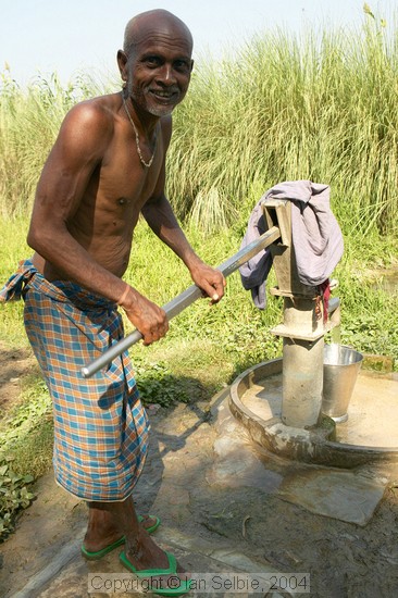 In the countryside near Varanasi: at the village pump